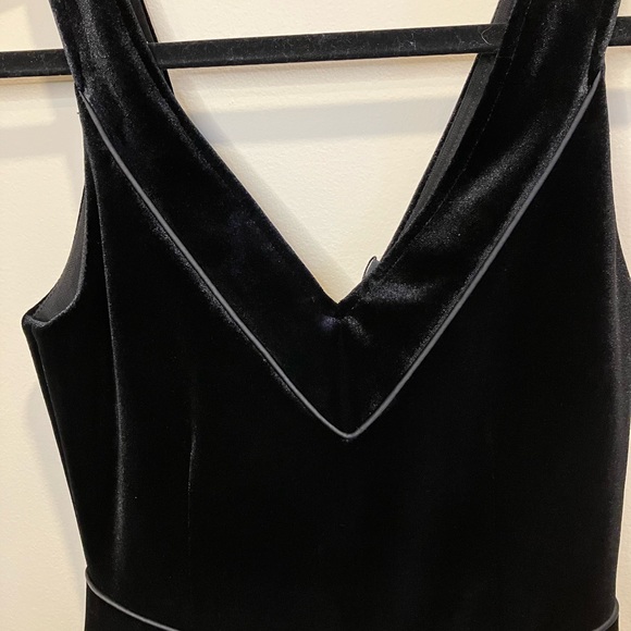 *NWT* Maje Black Velvet Pleated Dress- Size 1 - Picture 5 of 10